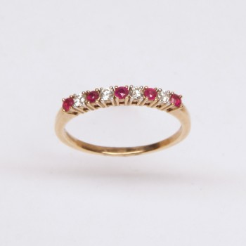 9ct Gold Ruby/Diamond Ring